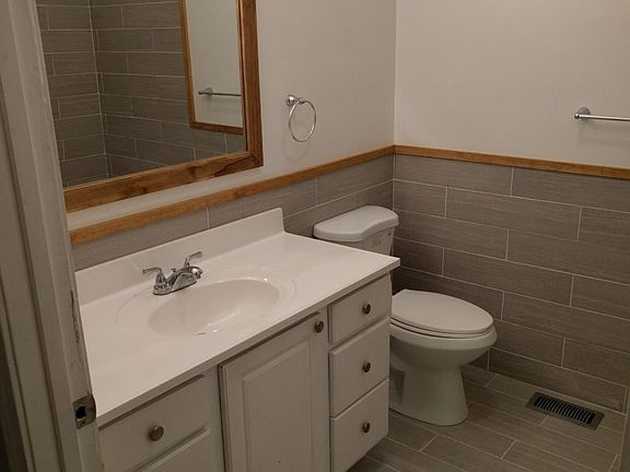 3rd image of 1625 Dunbar St