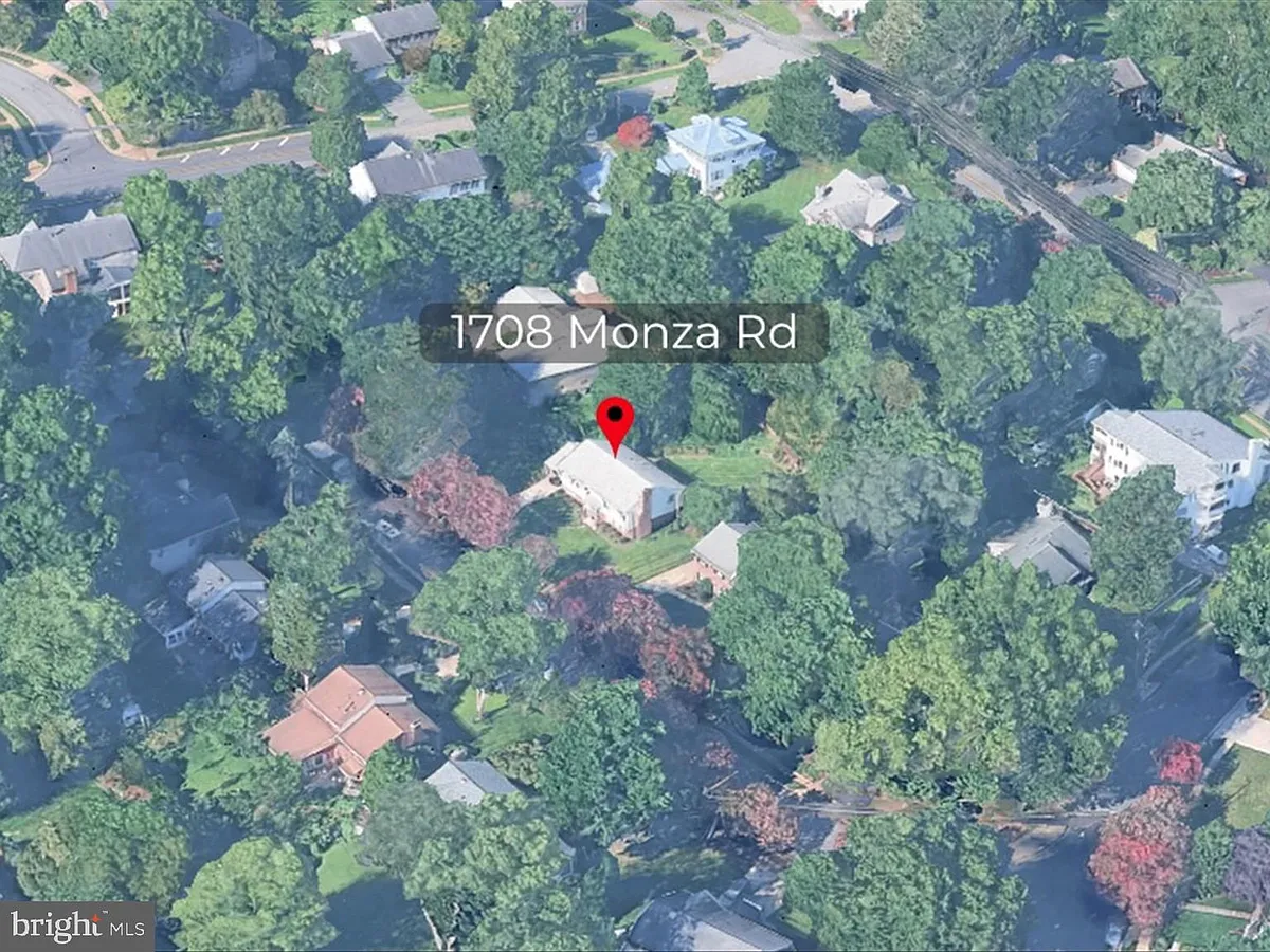 Building Photo - 1708 Monza Rd