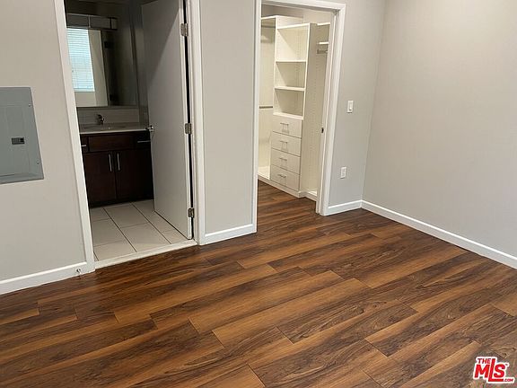 4th image of 942 Lake St APT A