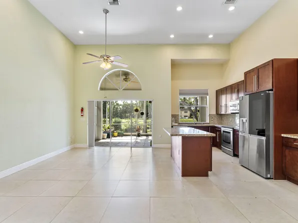 7793 Highlands Cir, Margate, FL 33063