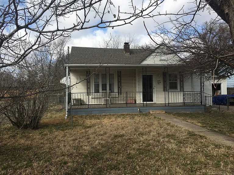 1225 N Anna St — Photo 1