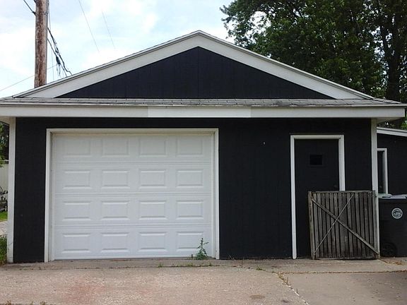 2nd image of 1730 Onalaska Ave