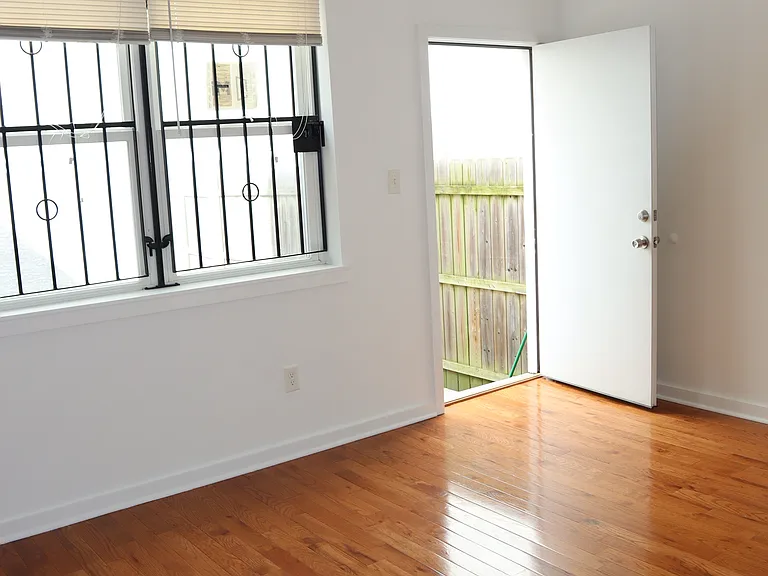 1503 W Seybert St #B — Photo 3