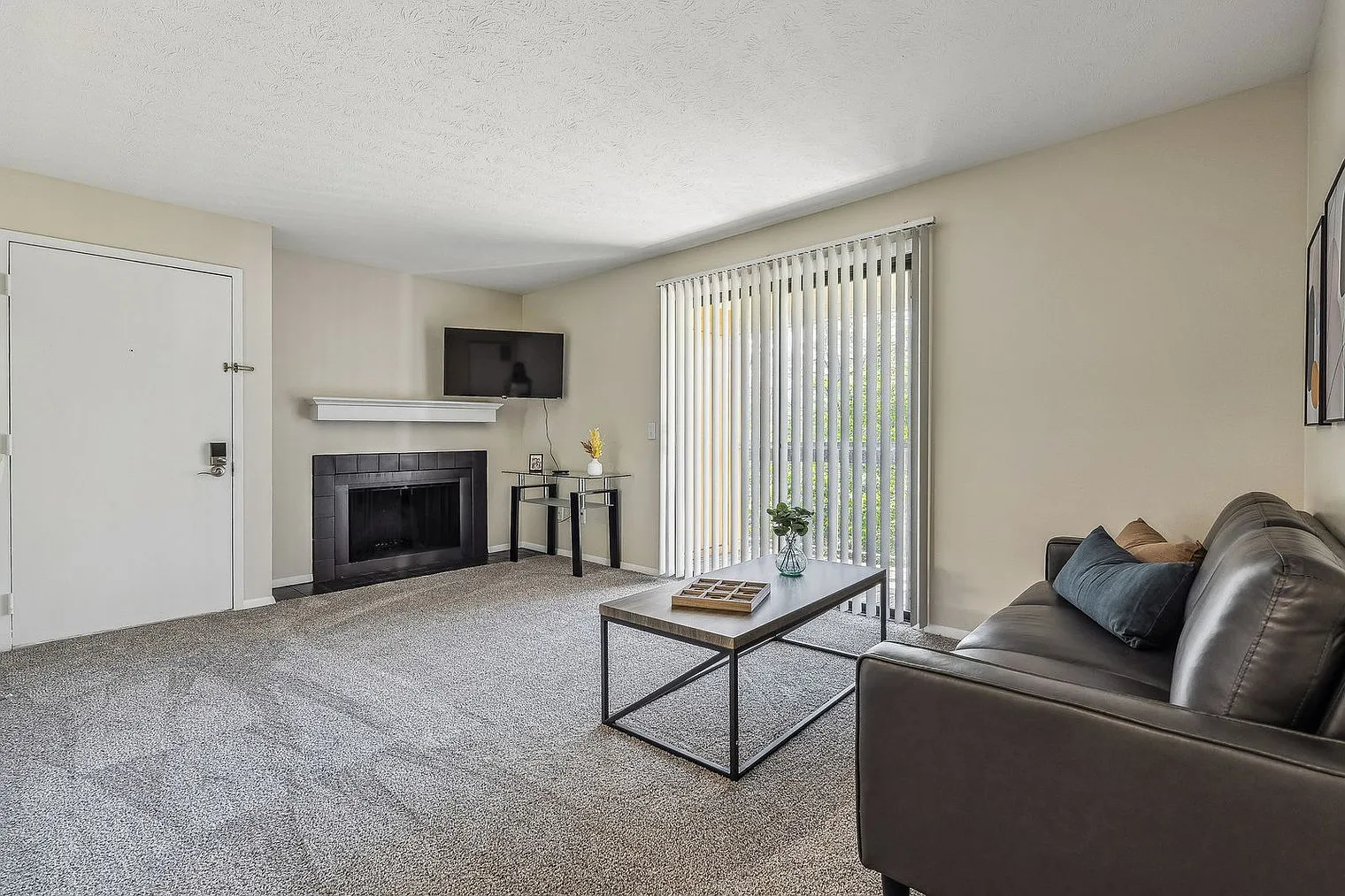 2 bed, 1.0 bath, 839 sqft, $2,805 — Photo 1