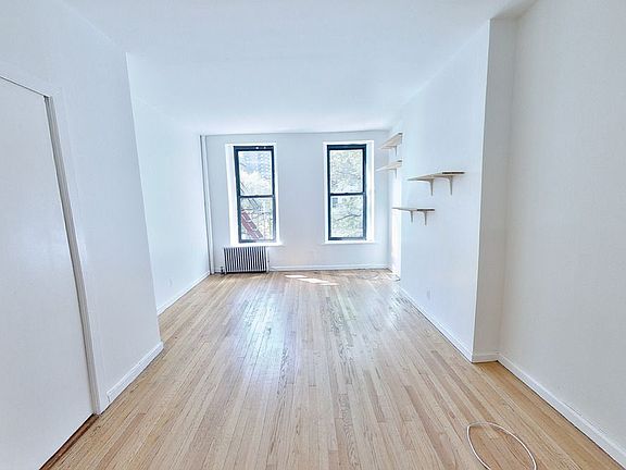 3rd image of 401 E 62nd St APT 3C