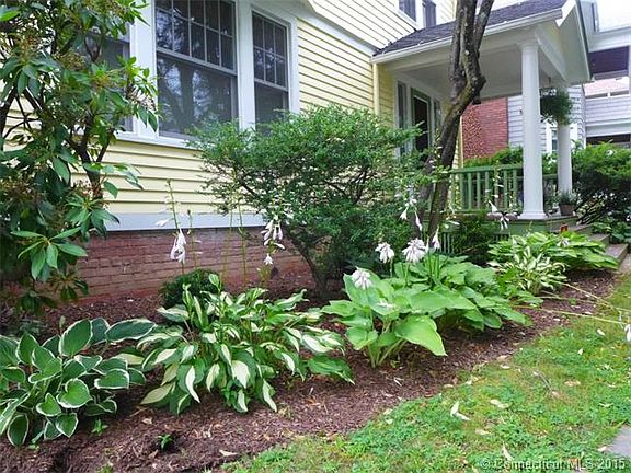 3rd image of 18 W Elm St