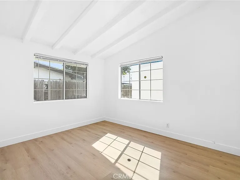 20321 Hamlin St — Photo 24