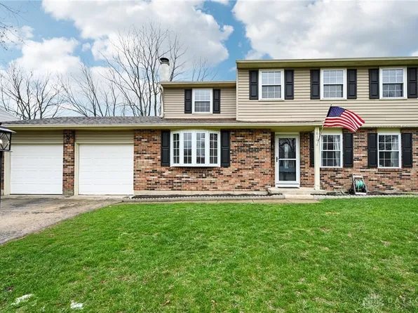 1816 El Camino Dr, Xenia, OH 45385