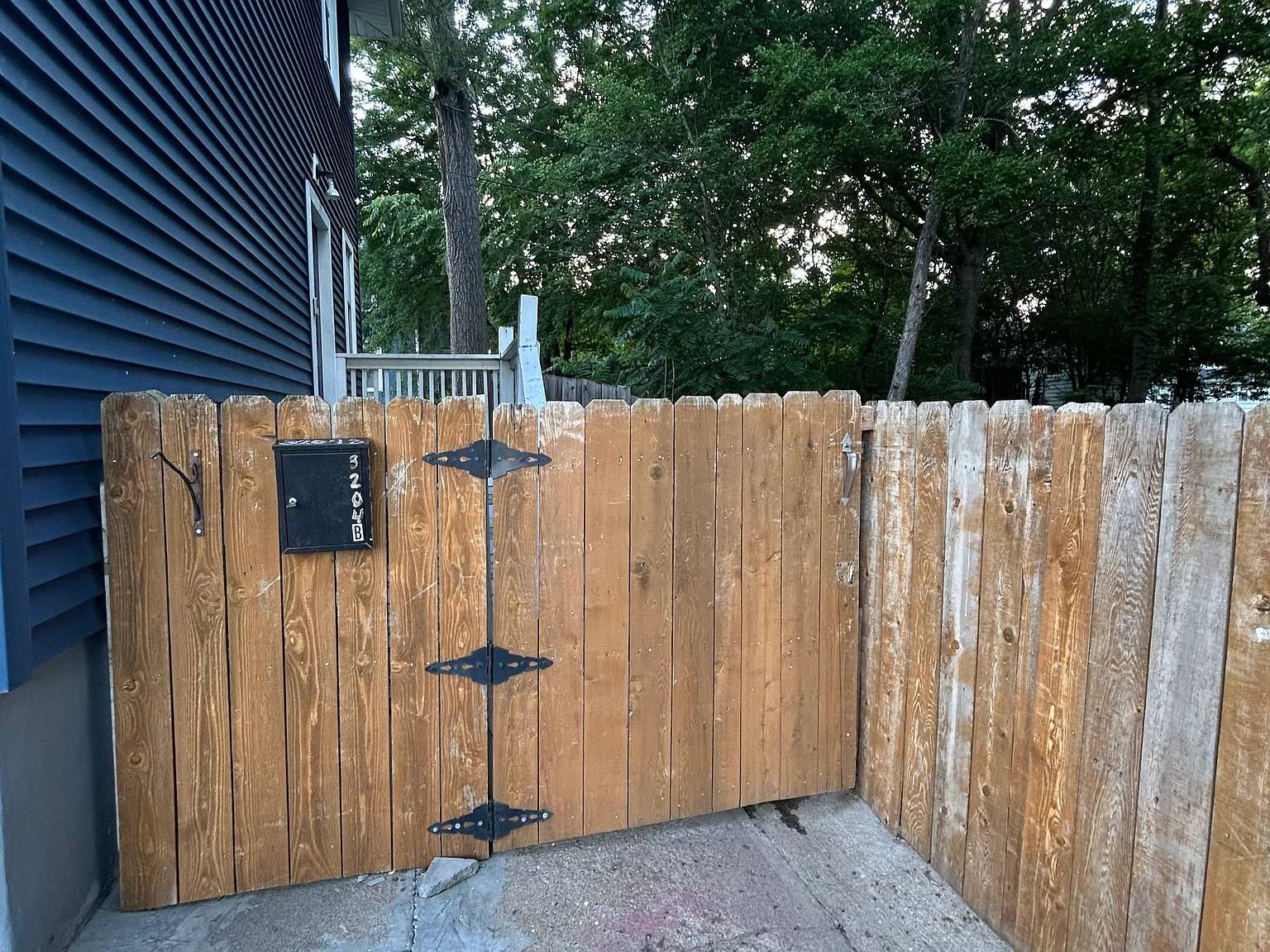 3204 Cuming St — Photo 1