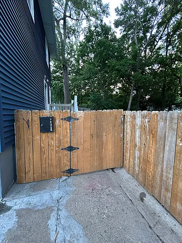 3204 Cuming St Photo 1