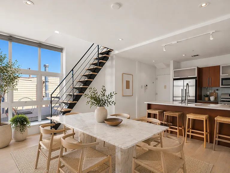 227 Maujer St #PHB — Photo 1