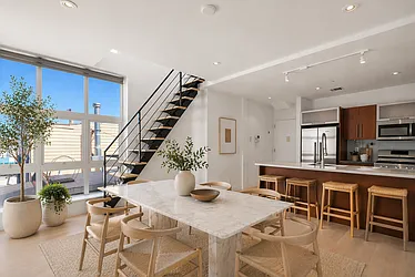 227 Maujer Street, #PHB