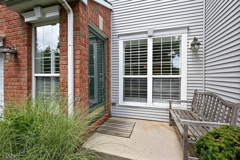 Building Photo - 8 Hopkinson Ct