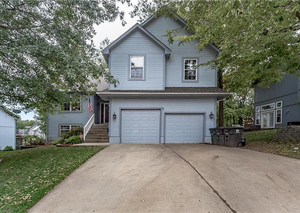 1st image of 18721 Grove Cir