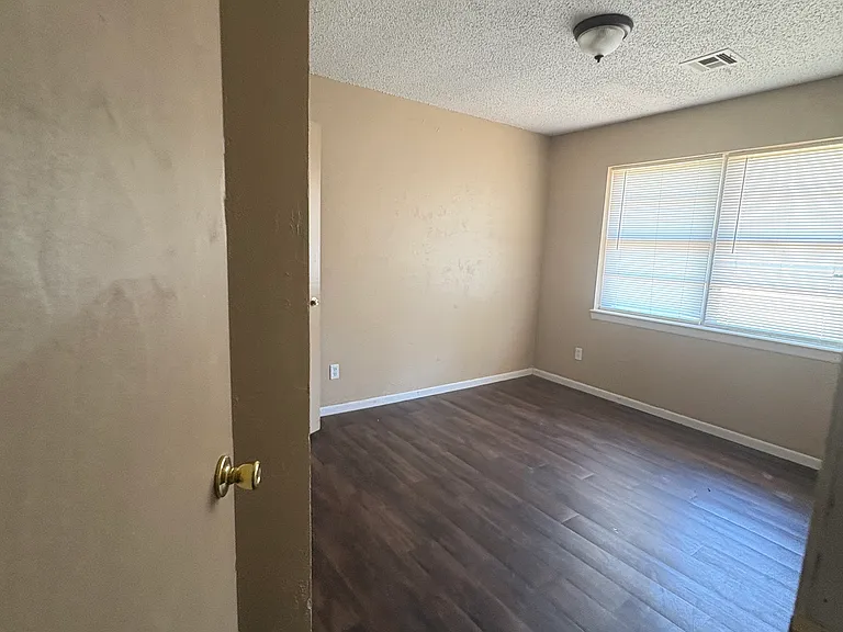 1414 Becky Ct — Photo 7