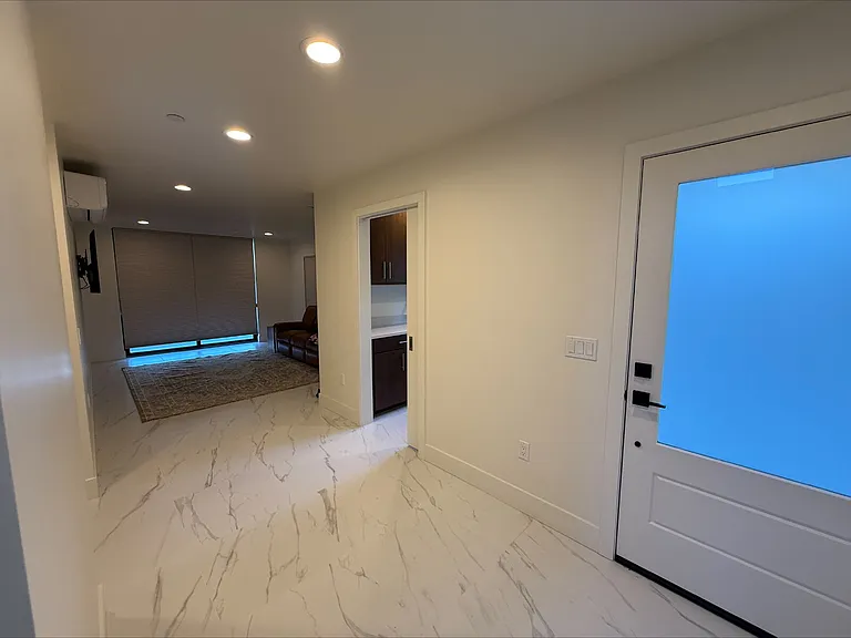 2670 Laurel Ave — Photo 34