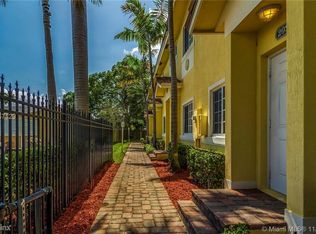 203 NE 4th Ct, Hallandale Beach, FL 33009