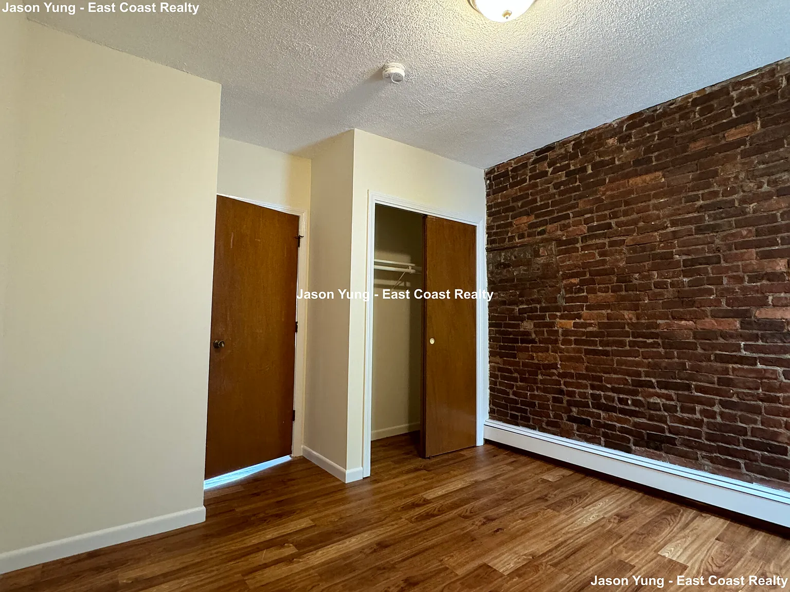 1 bed, 1.0 bath, 500 sqft, $2,400 — Photo 2