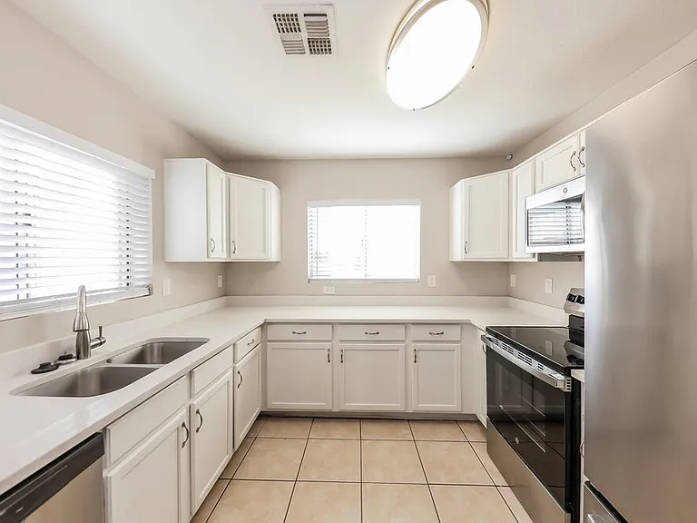 7056 W Eva St — Photo 7