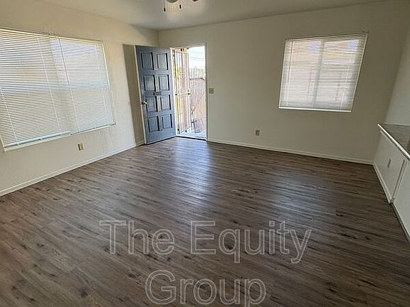 4th image of 700 E Tulare Ave