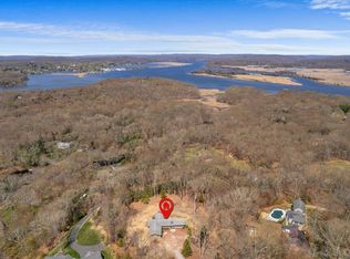 11 Crest Rd, Old Saybrook, CT 06475