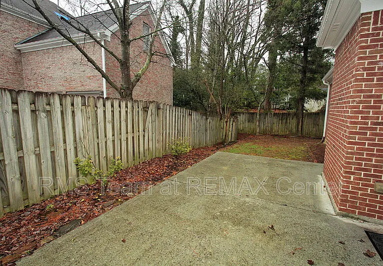 1360 Eastgate Ct SE — Photo 32
