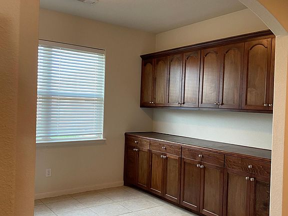 4th image of 1821 Olive Ln