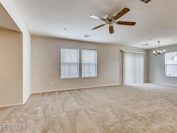 5th image of 129 Desert Pond Ave