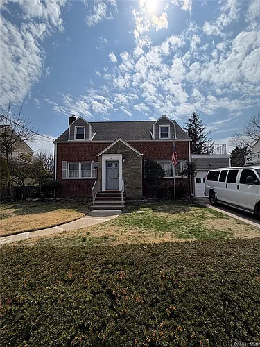 61 Hollywood Ave Photo 1