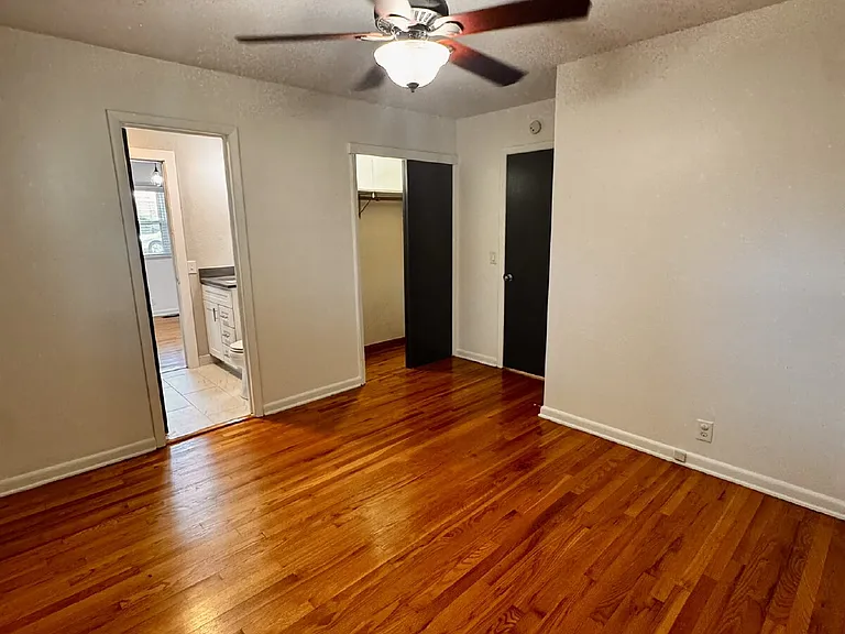 922 S 15th St — Photo 13
