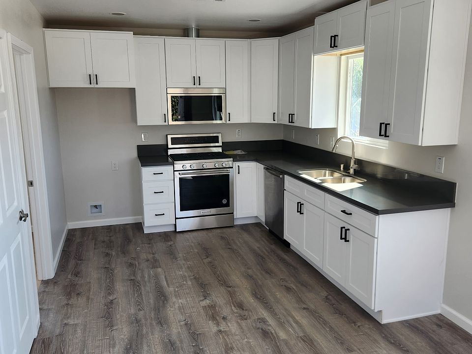 1st image of 155 Fisher Ct #1