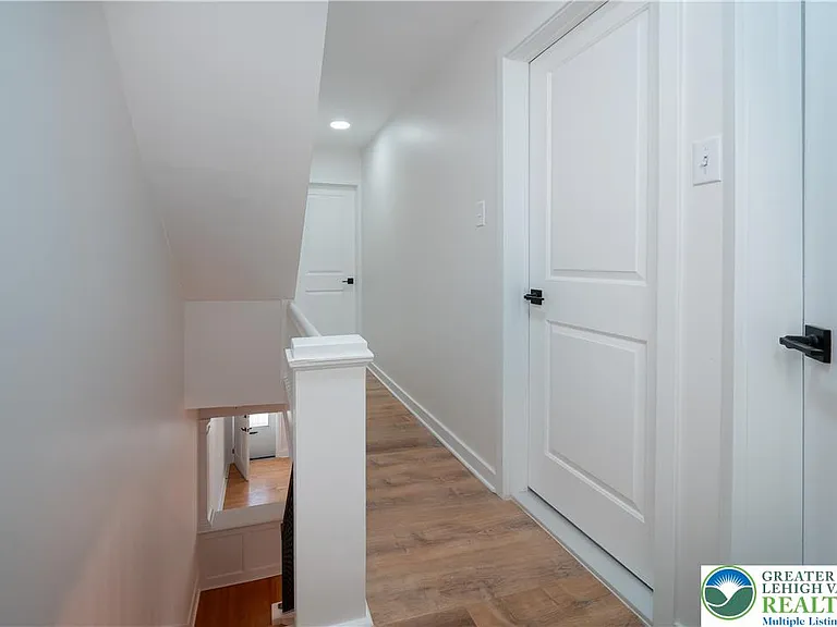 718 N New St — Photo 13