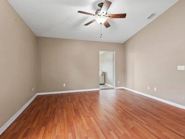 4557 SW Athena Dr — Photo 4