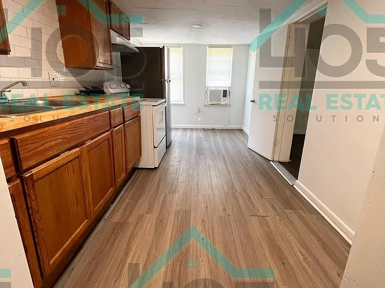 2125 SW 26th St. — Photo 2