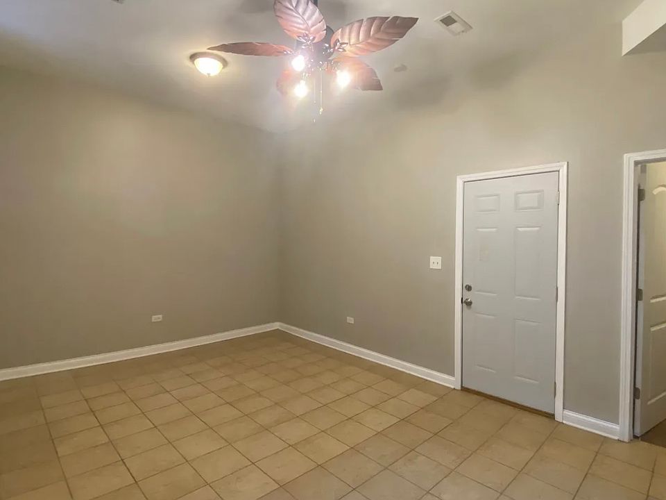 2nd image of 2349 W North Ave APT 1R