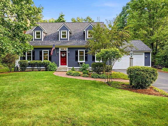 3rd image of 19 Tamarack Lane