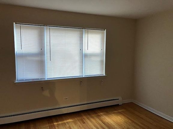 2nd image of 4056 N California Ave APT 3D