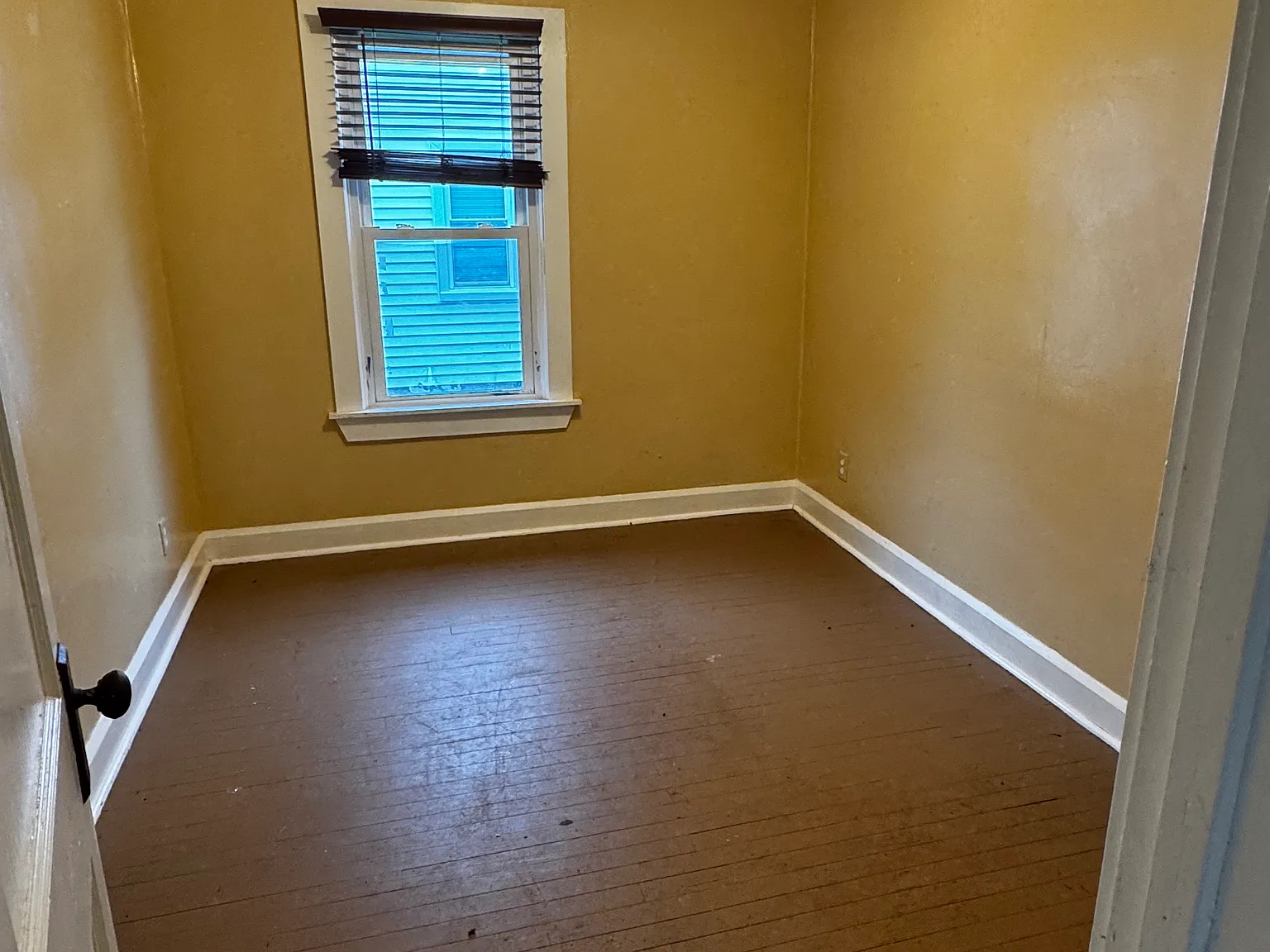 4 bed, 1000 sqft, $1,950 — Photo 4