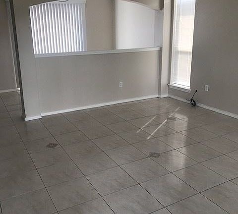 2nd image of 3409 Xanthisma Ave