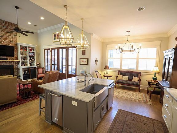 5th image of 200 Windsor Rdg