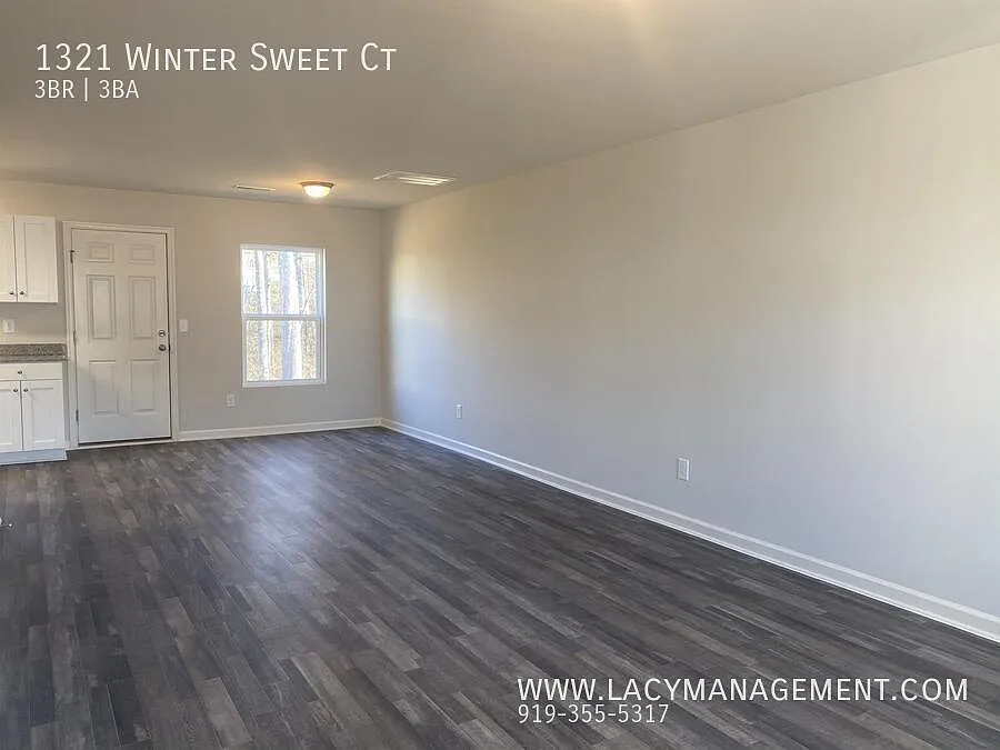 3 bed, 2.5 bath, 1419 sqft, $1,745 — Photo 3