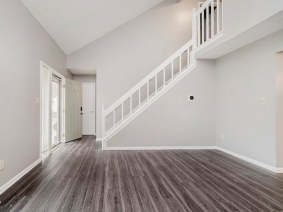 4th image of 2510 Hideaway Dr N