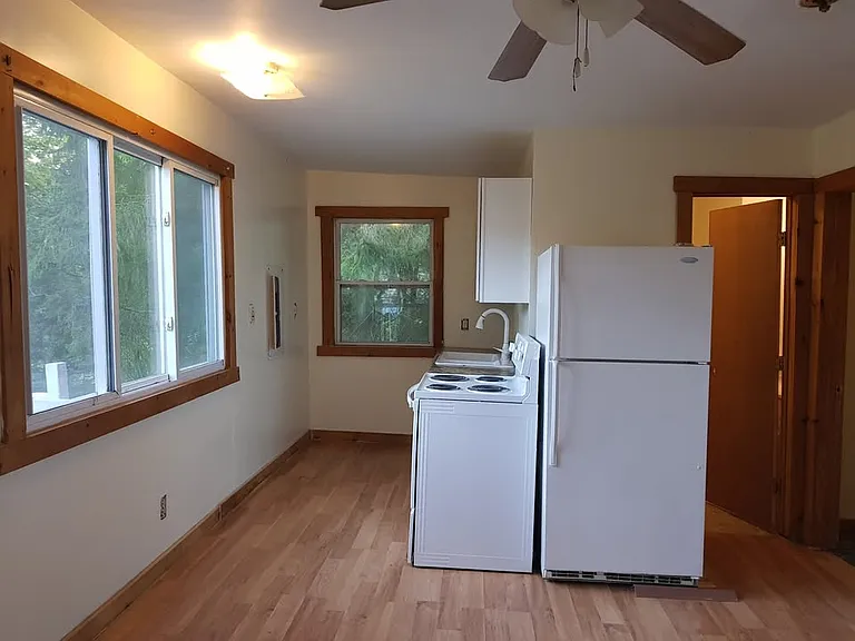 238 Pratt Rd — Photo 4