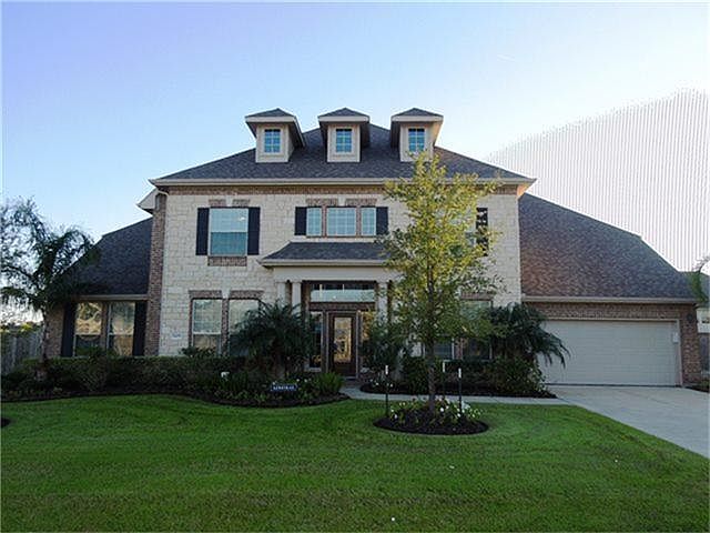 2409 Lakeway Drive