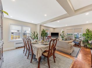 10 Christabel St, Lynbrook, NY 11563