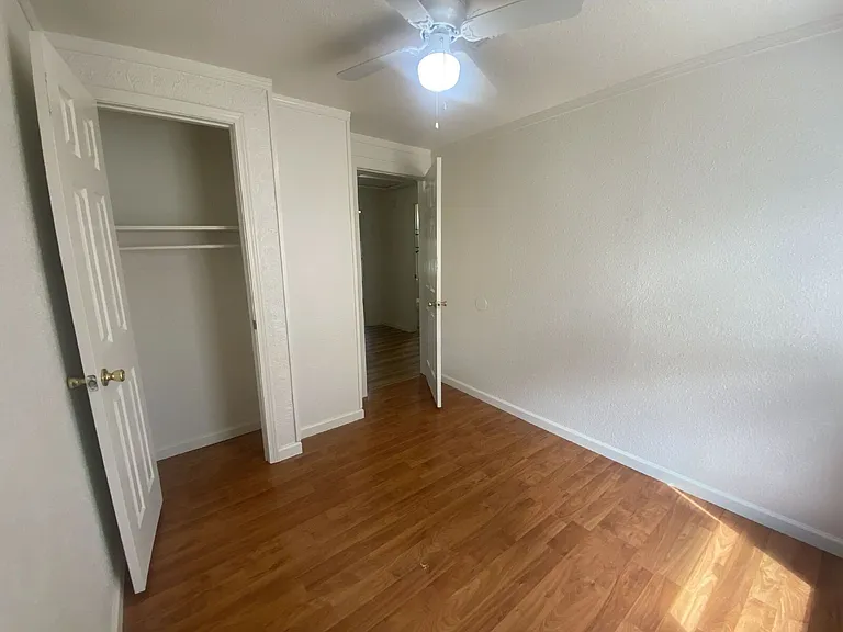 310 SE Gregory Dr — Photo 15