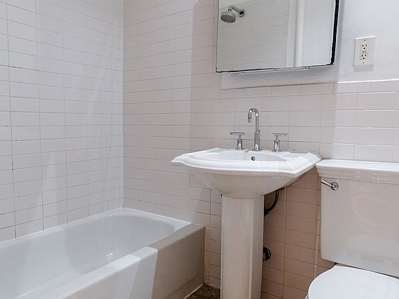 4th image of 11 E 30th St #5FF