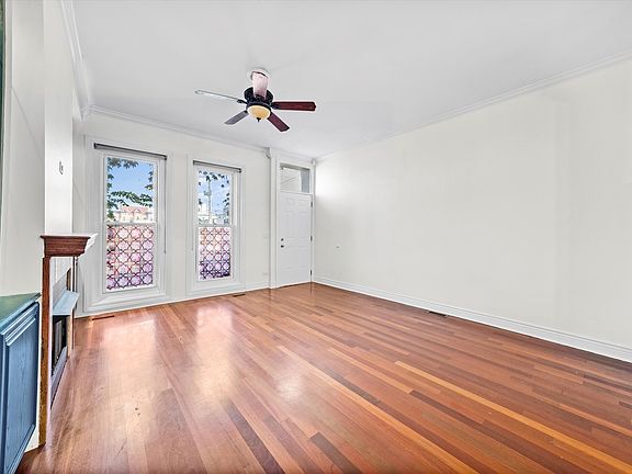 3rd image of 212 S Oakley Blvd