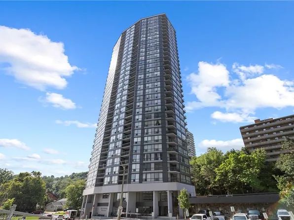 150 Charlton Ave E #2206, Hamilton, ON L8N 3X3