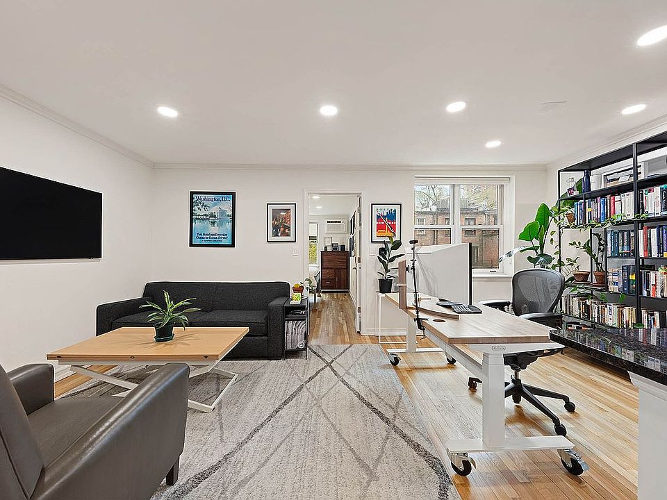 1st image of 28 W 96th St APT 6